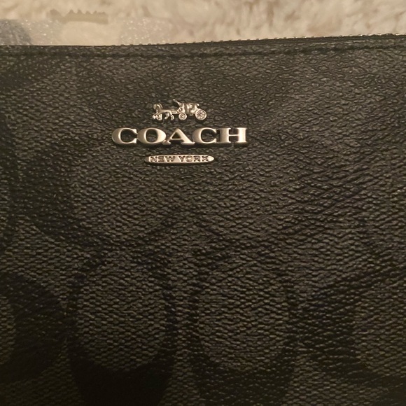 NWT Coach Wristlet - Picture 2 of 5